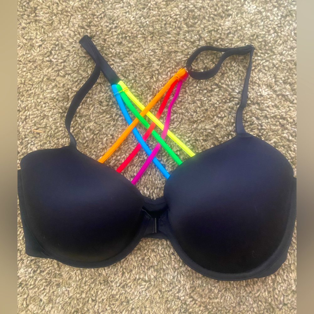 Victorias Secret PINK front clasp T-shirt bra